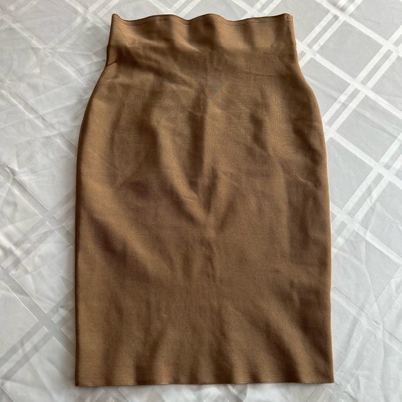🟢WoW Couture Body Con contour mid thigh fit pencil skirt Carmel nude bandage - Picture 4 of 7